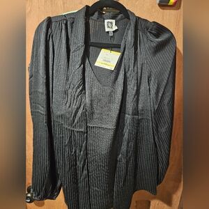 (51) Anne Klein Black Woven Top